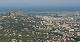  vue au zoom sur Hyères depuis le sommet. A droite la piste de l'aéroport. (c) Christophe ANTOINE
800*428 pixels (61735 octets)(i3465)