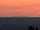 Depuis la Tour de César(427m) au Nord d'Aix-en-Provence la majestueuse silhouette du Canigou(2784m) apparaît de plus en plus nette au fur et à mesure que le crépuscule s'installe,Le Canigou est à 272,29 km de distance.
816*612 pixels (24696 octets)(i5153)