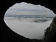 Une fenêtre sur le nord  dans un petit abris sous roche.  Au niveau du sommet (757).
600*450 pixels (19635 octets)(i3745)