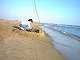  Jeu de sable sur la plage d'Arles. (c) Christophe ANTOINE
300*225 pixels (8485 octets)(i888)